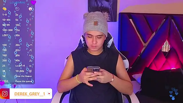 Snapshot of derek_greyy_ chatting on October 2, 2025, 7:54 pm derek greyy online show from October 2, 2025, 7:54 pm