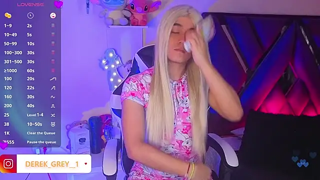 Snapshot of derek_greyy_ chatting on October 11, 2025, 9:35 pm derek greyy online show from October 11, 2025, 9:35 pm