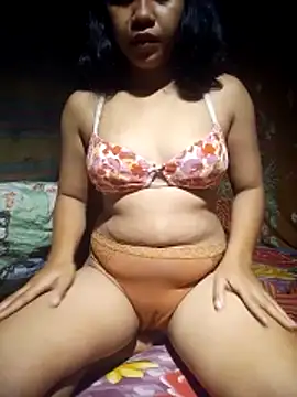 Snapshot of hotmomma8 chatting on November 1, 2025, 8:33 pm hotmomma8 online show from November 1, 2025, 8:33 pm