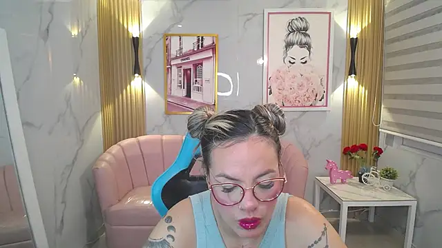 Snapshot of Jade_Jones_a chatting on September 21, 2025, 3:52 am Jade Jones a online show from September 21, 2025, 3:52 am