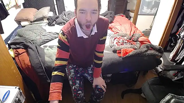 Snapshot of womenhateme69 chatting on November 27, 2025, 9:00 am womenhateme69 online show from November 27, 2025, 9:00 am