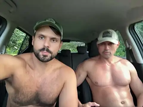 CasadoLutadorBigStuds online show from May 5, 2026, 7:11 pm