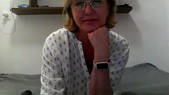 Snapshot of IrynaMolbertx chatting on September 26, 2025, 6:01 pm IrynaMolbertx online show from September 26, 2025, 6:01 pm