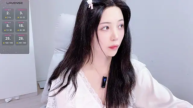 Amy-i online show from June 20, 2026, 3:37 pm