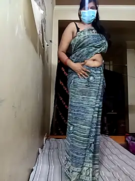 Snapshot of reena502 chatting on September 15, 2025, 5:35 pm reena502 online show from September 15, 2025, 5:35 pm