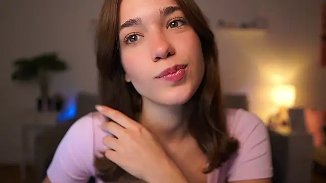 kissie cat online show from October 22, 2025, 1:11 pm