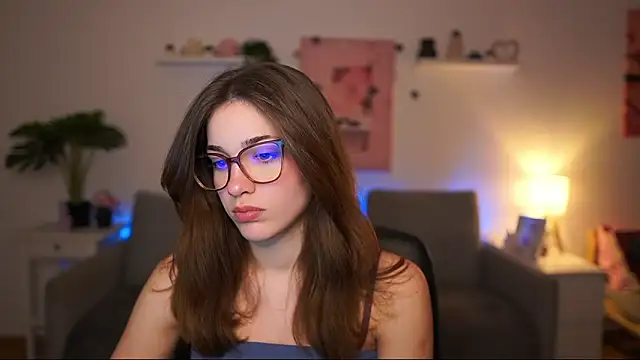 kissie cat online show from February 25, 2026, 2:27 pm