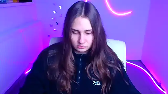 Stefanie Sweet online show from December 20, 2025, 6:31 am