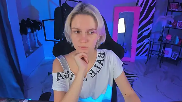 BethanyCloud online show from October 17, 2025, 2:26 am