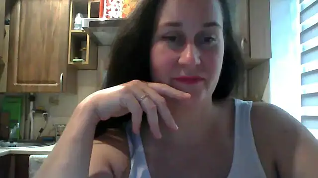 Amandda  online show from September 18, 2025, 6:59 am