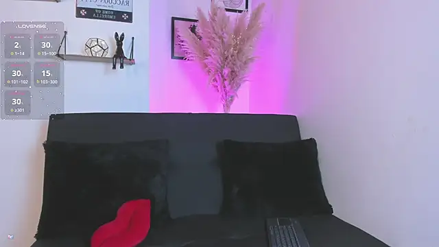 Snapshot of samarahanss chatting on November 8, 2025, 4:18 pm samarahanss online show from November 8, 2025, 4:18 pm