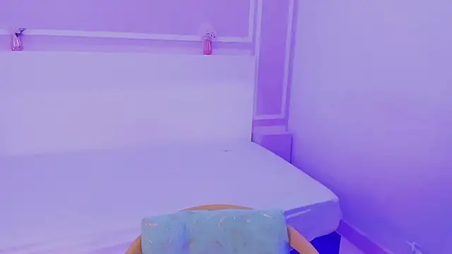 candy lux30 online show from February 14, 2026, 3:58 am