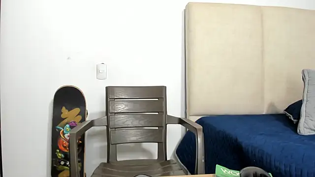 Hector 21  online show from October 6, 2025, 8:17 pm