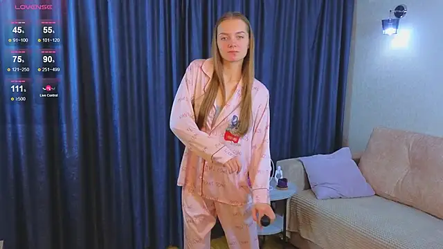 Snapshot of LouisaChaobal chatting on October 4, 2025, 1:14 am LouisaChaobal online show from October 4, 2025, 1:14 am