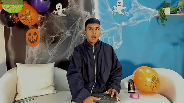 Snapshot of ender_h0t chatting on October 14, 2025, 1:56 pm ender h0t online show from October 14, 2025, 1:56 pm