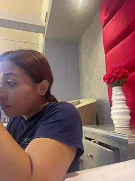 Snapshot of VictoriaFerro chatting on July 31, 2026, 1:32 pm VictoriaFerro online show from July 31, 2026, 1:32 pm