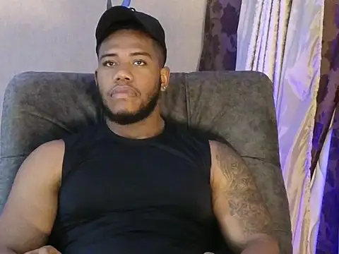 Snapshot of BenjaminCol_ chatting on October 16, 2025, 12:11 am BenjaminCol online show from October 16, 2025, 12:11 am