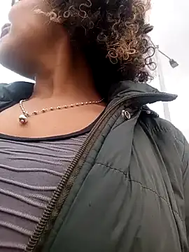 BiiancaEstradaa online show from October 10, 2025, 3:22 pm