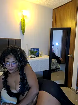 Snapshot of BiiancaEstradaa chatting on June 14, 2026, 12:30 am BiiancaEstradaa online show from June 14, 2026, 12:30 am