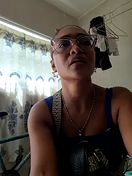 Snapshot of BiiancaEstradaa chatting on June 21, 2026, 3:25 pm BiiancaEstradaa online show from June 21, 2026, 3:25 pm