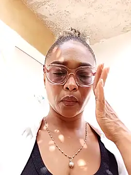 Snapshot of BiiancaEstradaa chatting on June 23, 2026, 1:53 pm BiiancaEstradaa online show from June 23, 2026, 1:53 pm