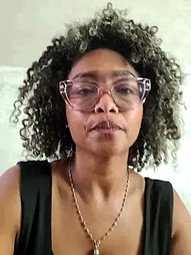 Snapshot of BiiancaEstradaa chatting on June 25, 2026, 1:37 pm BiiancaEstradaa online show from June 25, 2026, 1:37 pm