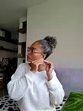 Snapshot of BiiancaEstradaa chatting on July 10, 2026, 7:38 pm BiiancaEstradaa online show from July 10, 2026, 7:38 pm