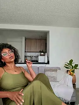 Snapshot of BiiancaEstradaa chatting on July 12, 2026, 4:31 pm BiiancaEstradaa online show from July 12, 2026, 4:31 pm