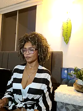 Snapshot of BiiancaEstradaa chatting on July 19, 2026, 11:41 pm BiiancaEstradaa online show from July 19, 2026, 11:41 pm