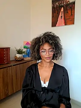 Snapshot of BiiancaEstradaa chatting on July 25, 2026, 10:07 pm BiiancaEstradaa online show from July 25, 2026, 10:07 pm