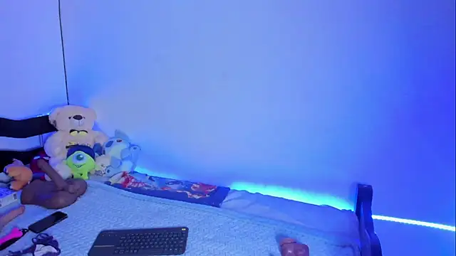 Snapshot of Ellope_ chatting on September 24, 2025, 3:21 am Ellope online show from September 24, 2025, 3:21 am