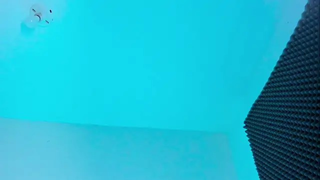 Snapshot of Ellope_ chatting on November 18, 2025, 10:03 pm Ellope online show from November 18, 2025, 10:03 pm