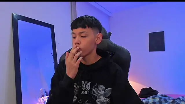 Snapshot of zeus_blaze chatting on September 20, 2025, 7:53 am zeus blaze online show from September 20, 2025, 7:53 am