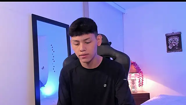 Snapshot of zeus_blaze chatting on September 23, 2025, 12:08 pm zeus blaze online show from September 23, 2025, 12:08 pm