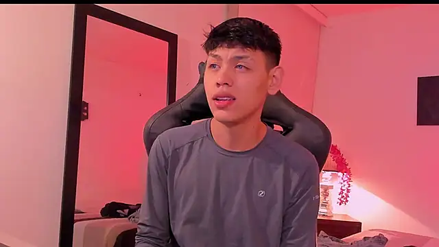 Snapshot of zeus_blaze chatting on September 25, 2025, 9:02 am zeus blaze online show from September 25, 2025, 9:02 am