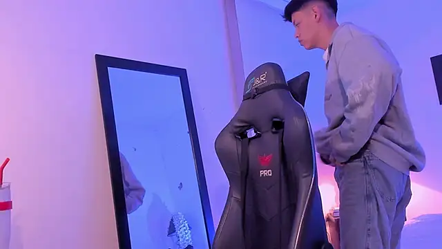 Snapshot of zeus_blaze chatting on September 27, 2025, 8:30 am zeus blaze online show from September 27, 2025, 8:30 am