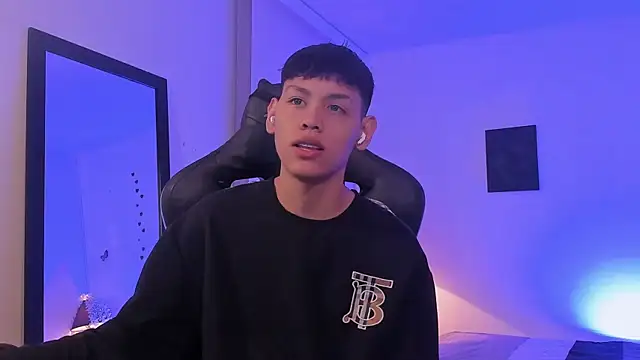 Snapshot of zeus_blaze chatting on September 29, 2025, 6:29 am zeus blaze online show from September 29, 2025, 6:29 am