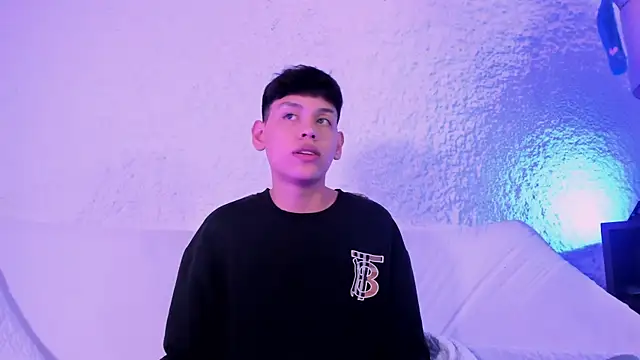 Snapshot of zeus_blaze chatting on September 30, 2025, 8:36 pm zeus blaze online show from September 30, 2025, 8:36 pm