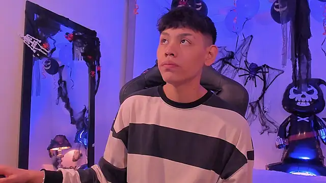 Snapshot of zeus_blaze chatting on October 14, 2025, 4:13 am zeus blaze online show from October 14, 2025, 4:13 am