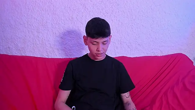 Snapshot of zeus_blaze chatting on November 11, 2025, 7:58 pm zeus blaze online show from November 11, 2025, 7:58 pm