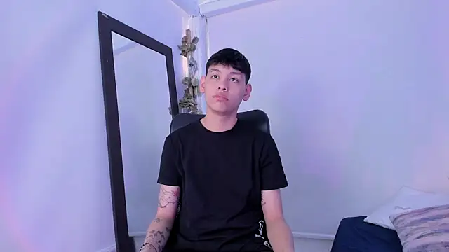 Snapshot of zeus_blaze chatting on November 15, 2025, 3:19 pm zeus blaze online show from November 15, 2025, 3:19 pm