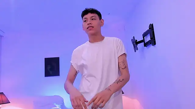 Snapshot of zeus_blaze chatting on November 29, 2025, 8:01 pm zeus blaze online show from November 29, 2025, 8:01 pm