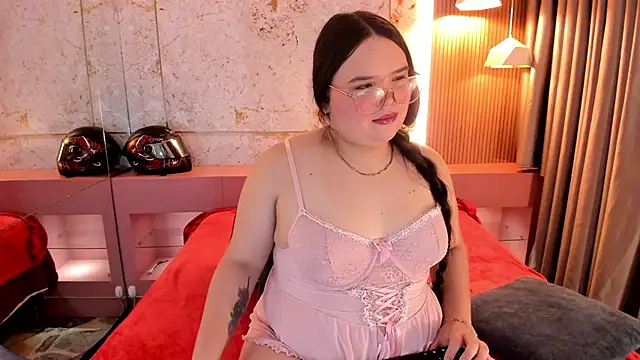 Snapshot of Lushi_Love chatting on November 7, 2025, 10:21 pm Lushi Love online show from November 7, 2025, 10:21 pm