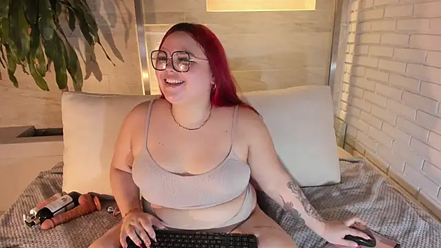 Snapshot of Lushi_Love chatting on June 8, 2026, 2:23 am Lushi Love online show from June 8, 2026, 2:23 am