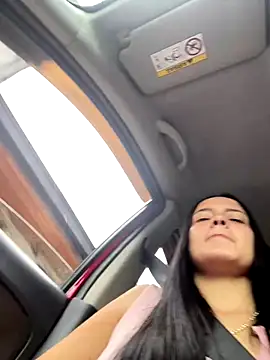 Mia jhoonson online show from December 19, 2025, 7:43 pm