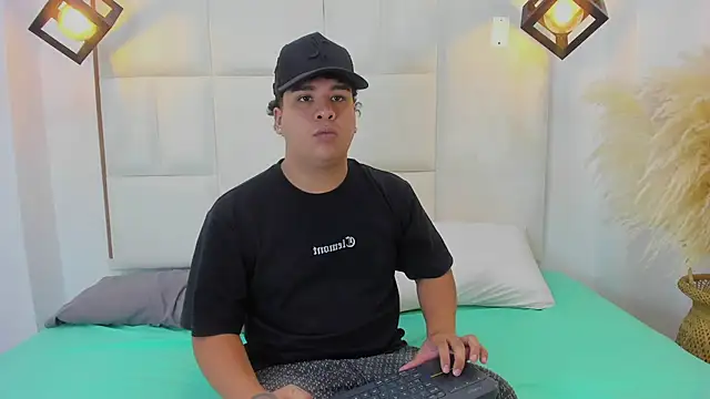 Naim Bennetsex online show from September 22, 2025, 9:06 pm