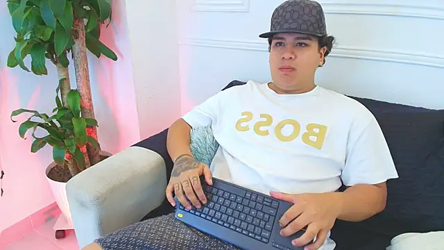 Naim Bennetsex online show from November 8, 2025, 5:34 pm