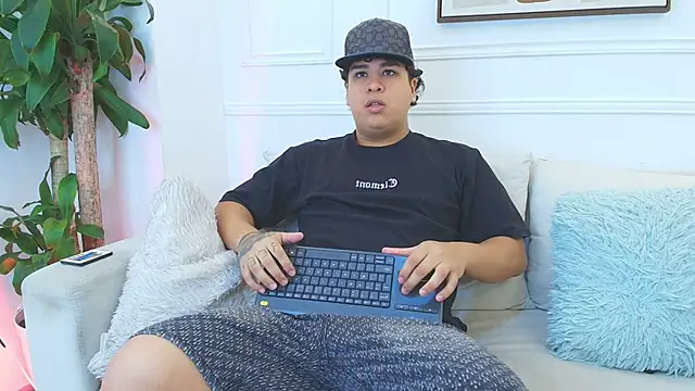 Naim Bennetsex online show from November 12, 2025, 6:30 pm