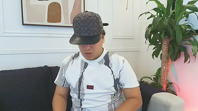 Naim Bennetsex online show from November 19, 2025, 4:29 pm