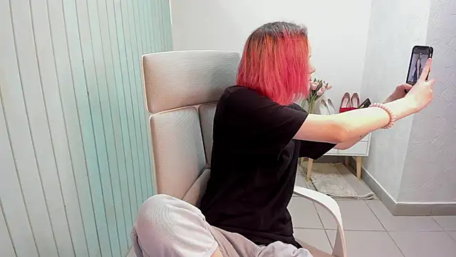 Elieiza xo online show from September 18, 2025, 2:35 am